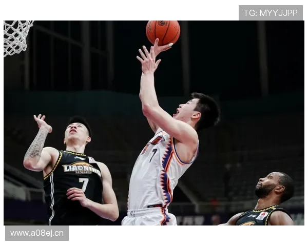 胜四川乌戈莫兰德谈快攻篮板防守